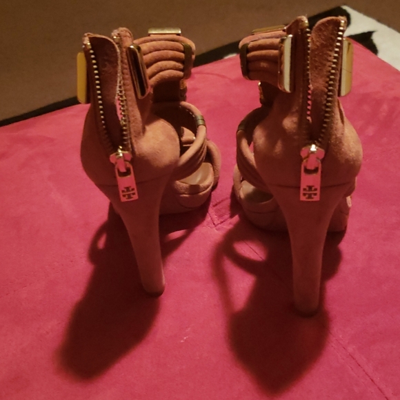 Shoes - Picture 3 of 4